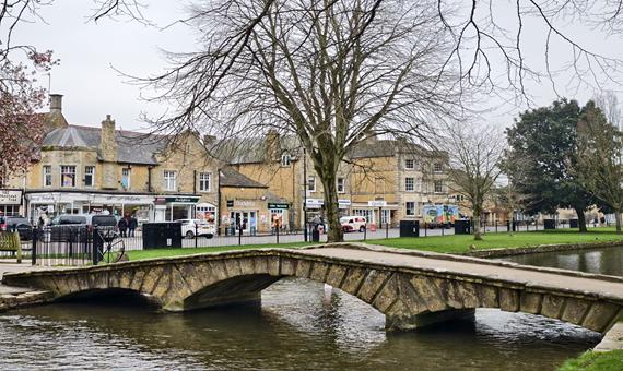 水上伯頓 Bourton on the Water